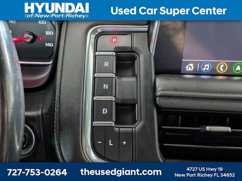 Used 2021 Chevrolet Tahoe Z71 w/ Rear Media and Nav Package AWD/4WD image 32