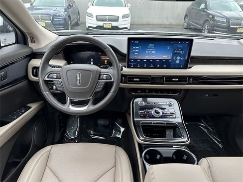 Certified 2022 Lincoln Nautilus Reserve image 13