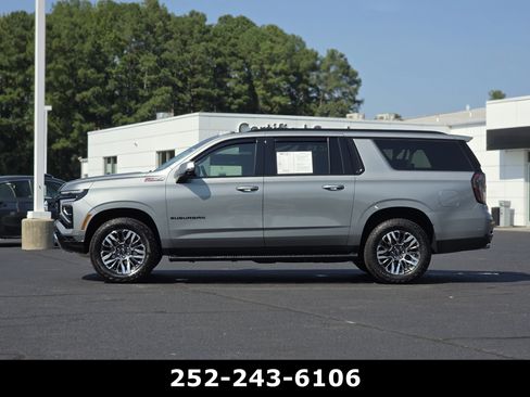 Used 2026 Chevrolet Suburban Z71 w/ Comfort Package AWD/4WD image 4
