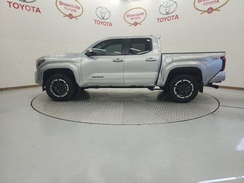 Used 2024 Toyota Tacoma TRD Sport image 5