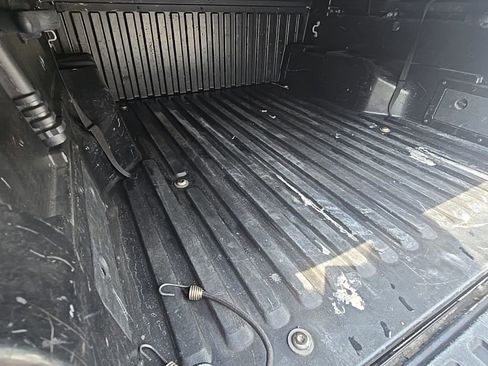 Used 2016 Toyota Tacoma SR5 w/ Towing Package image 10