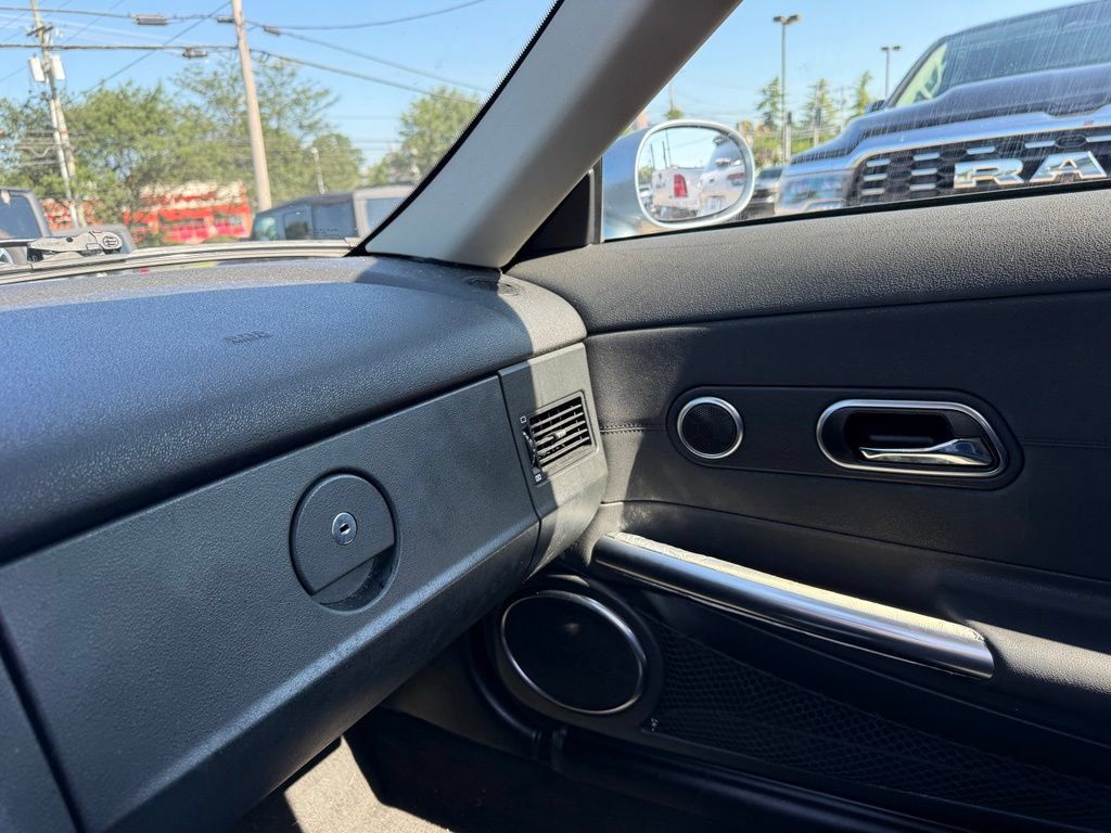 Used 2005 Chrysler Crossfire SRT-6 RWD image 18
