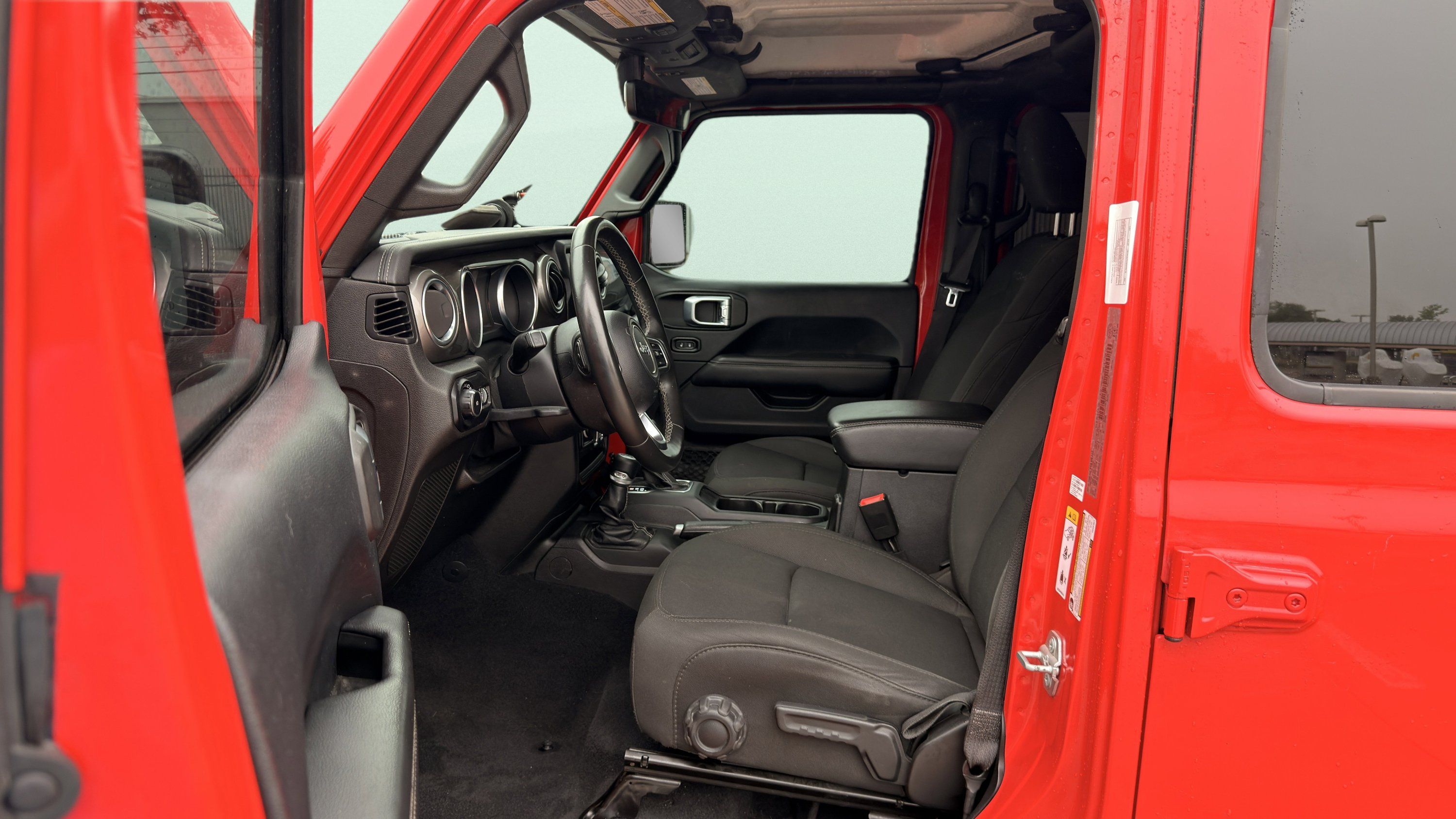 Used 2018 Jeep Wrangler Unlimited Sahara w/ Uconnect 4C Nav & Sound Group AWD/4WD image 18