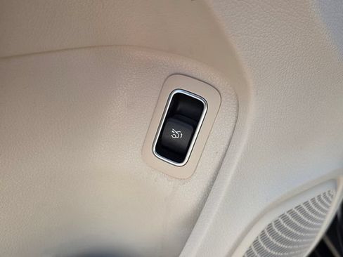 Used 2021 Mercedes-Benz A 220 image 24