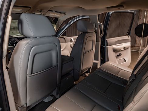 Used 2014 Chevrolet Silverado 2500 LT w/ Interior Plus Package image 21