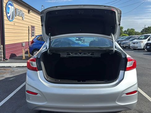 Used 2019 Chevrolet Cruze LS w/ LS Convenience Package FWD image 19