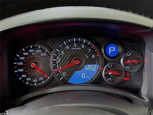 Used 2020 Nissan GT-R Premium image 17