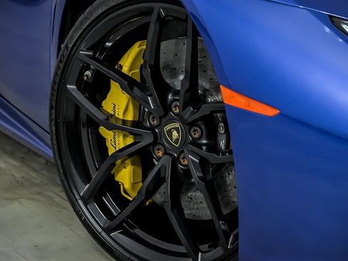 Used 2015 Lamborghini Huracan LP 610-4 AWD/4WD image 4