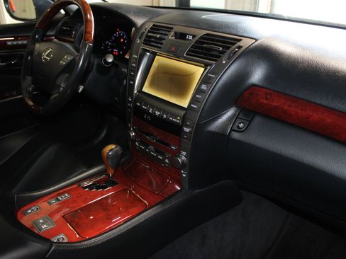 Used 2007 Lexus LS 460 RWD image 34