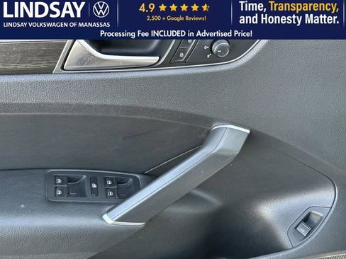 Used 2018 Volkswagen Passat 2.0T SEL Premium image 18