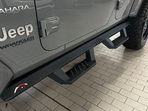 Used 2018 Jeep Wrangler Unlimited Sahara image 13