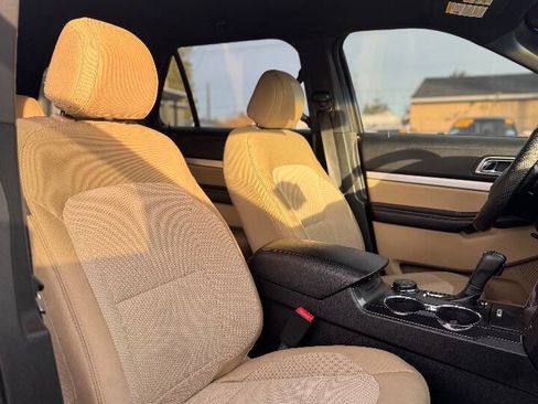 Used 2016 Ford Explorer XLT w/ Equipment Group 201A image 7