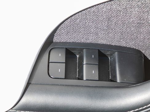 Used 2023 Tesla Model S Plaid AWD/4WD image 19