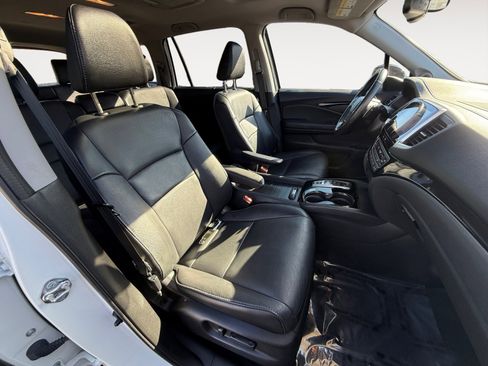 Used 2018 Honda Pilot Touring image 19