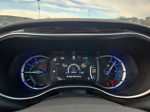 Used 2022 Chrysler Pacifica Limited image 27