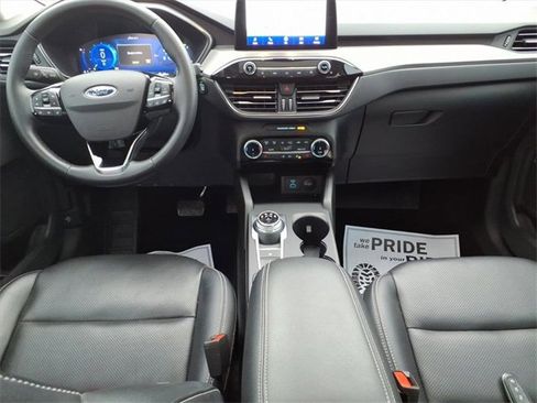 Certified 2022 Ford Escape Titanium image 11