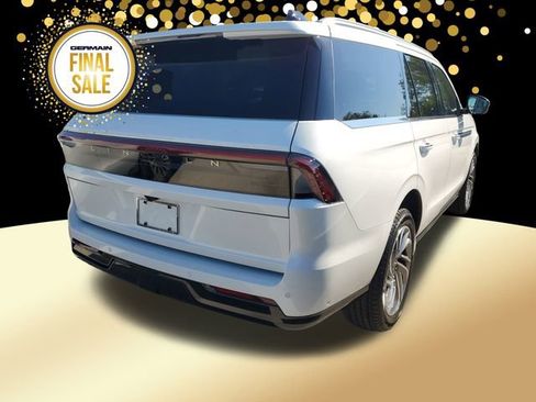 New 2025 Lincoln Navigator Reserve image 6