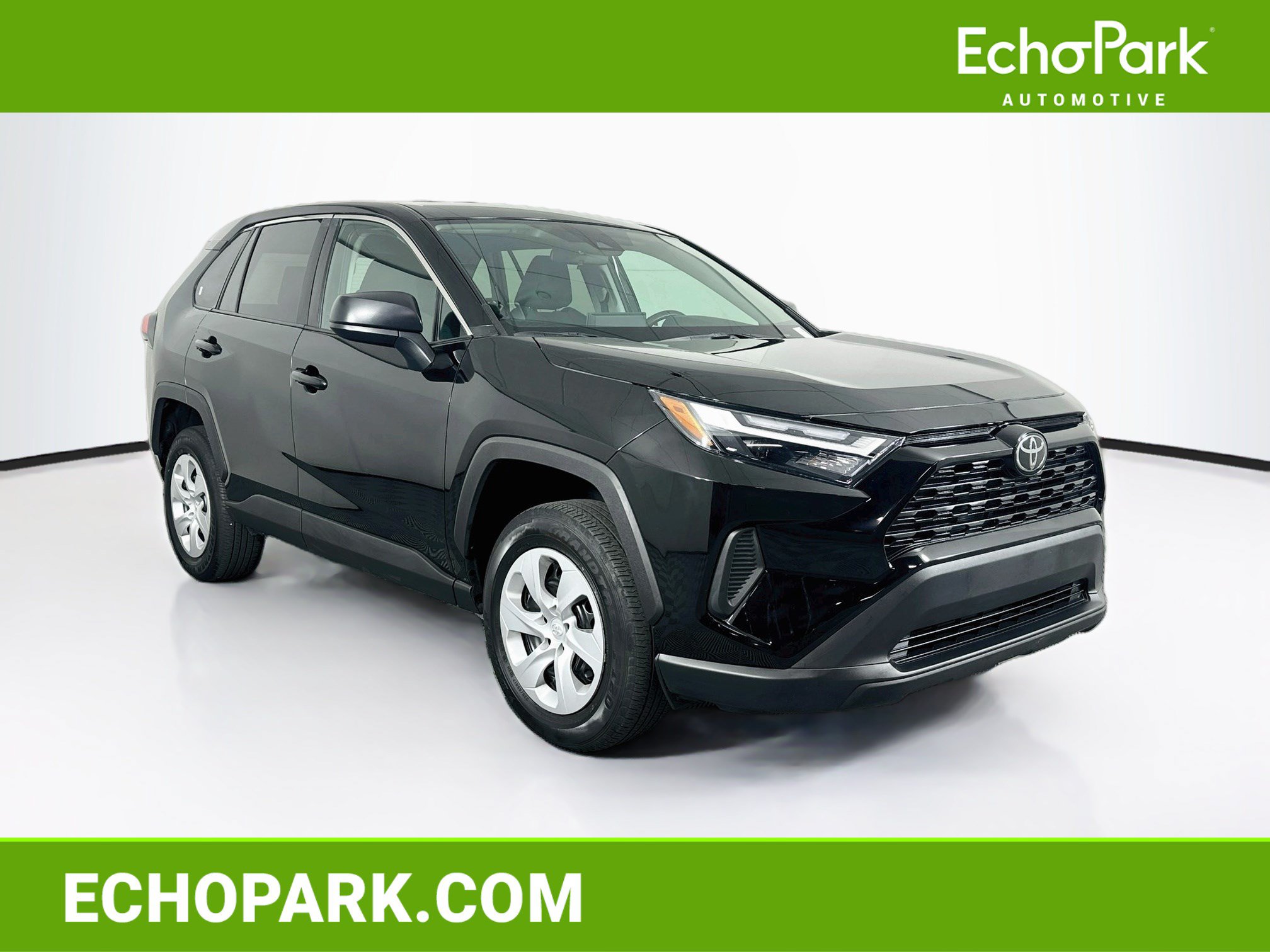 Used 2025 Toyota RAV4 LE AWD/4WD image 1