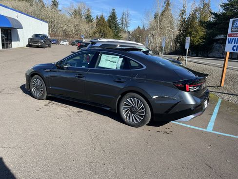 New 2026 Hyundai Sonata Limited image 3