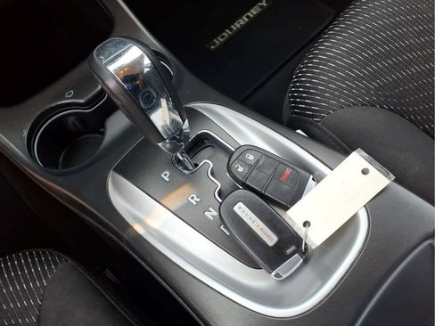 Used 2016 Dodge Journey SE w/ Flexible Seating Group FWD image 11