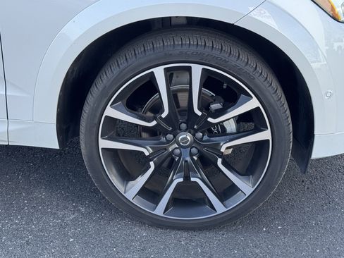 Used 2024 Volvo XC60 B5 Ultimate w/ Protection Package Premier image 19