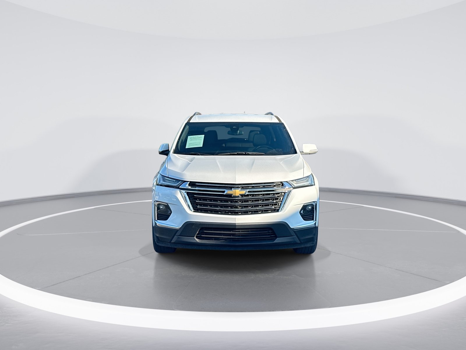 Used 2023 Chevrolet Traverse LT FWD image 3