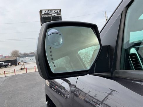 Used 2015 Chevrolet Silverado 2500 LTZ image 38