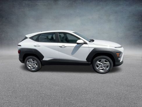 Used 2026 Hyundai Kona SE image 26