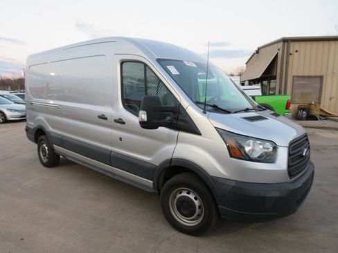 Used 2016 Ford Transit 250 148 Medium Roof RWD image 3