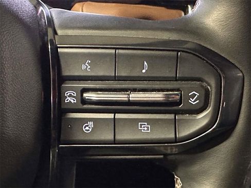 Used 2024 GMC Canyon AT4 w/ AT4 Premium Package image 23