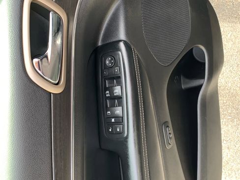 Used 2017 Jeep Grand Cherokee Limited image 13