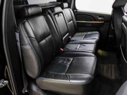 Used 2012 Chevrolet Avalanche LS image 28