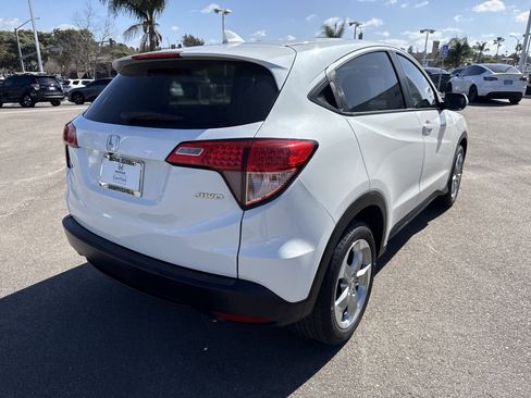 Certified 2017 Honda HR-V LX image 5