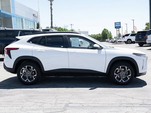 Used 2026 Chevrolet Trax LT w/ Driver Confidence Package FWD image 4