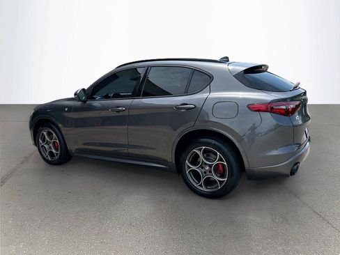 Used 2022 Alfa Romeo Stelvio Ti AWD/4WD image 6