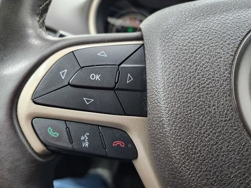 Used 2014 Jeep Cherokee Latitude FWD image 17