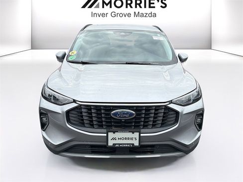 Used 2023 Ford Escape Platinum image 2