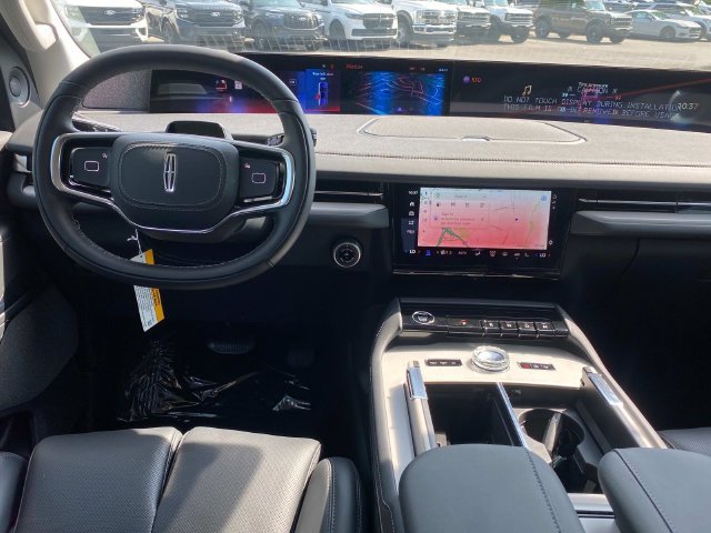 New 2027 Lincoln Navigator Reserve AWD/4WD image 6