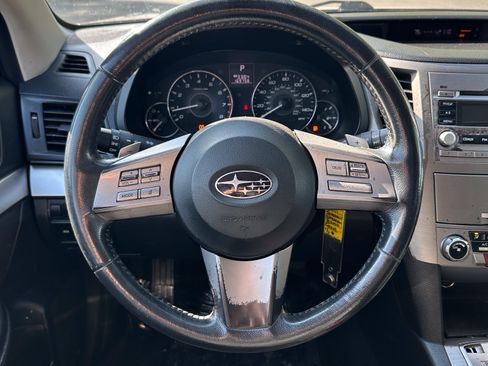 Used 2011 Subaru Outback 2.5i Premium AWD/4WD image 14