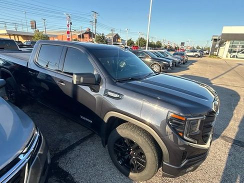 Used 2023 GMC Sierra 1500 Elevation w/ X31 Off-Road Package AWD/4WD image 11