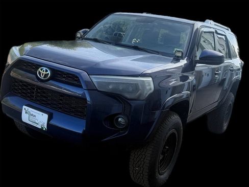Used 2015 Toyota 4Runner SR5 AWD/4WD image 2