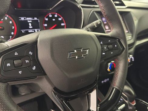 Used 2022 Chevrolet TrailBlazer RS FWD image 24