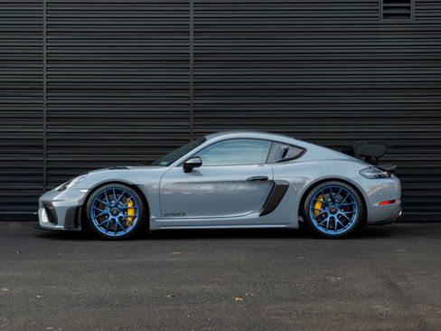 Certified 2023 Porsche 718 Cayman GT4 RS image 2