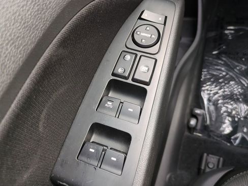 Used 2017 Hyundai Elantra Value Edition image 21