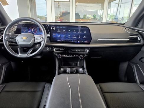Used 2026 Chevrolet Traverse LT AWD/4WD image 21