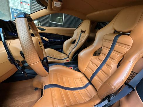 Used 2019 Ferrari 488 Pista Coupe RWD image 5