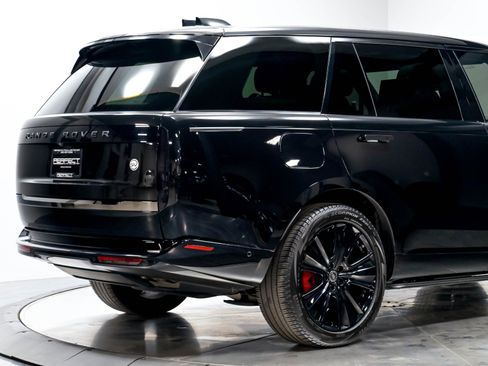 Used 2023 Land Rover Range Rover SV AWD/4WD image 17