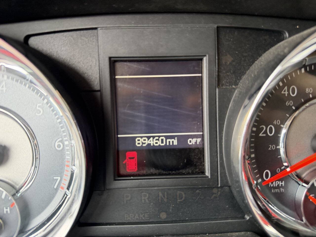 Used 2013 Chrysler Town & Country Touring FWD image 23