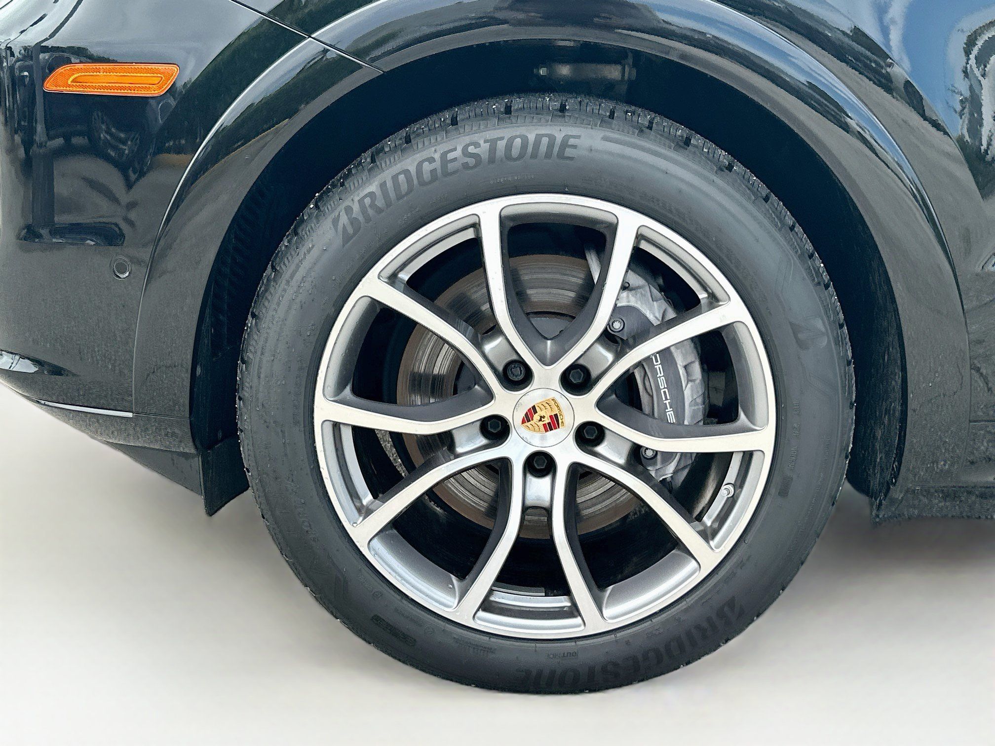 Used 2025 Porsche Cayenne AWD/4WD image 40