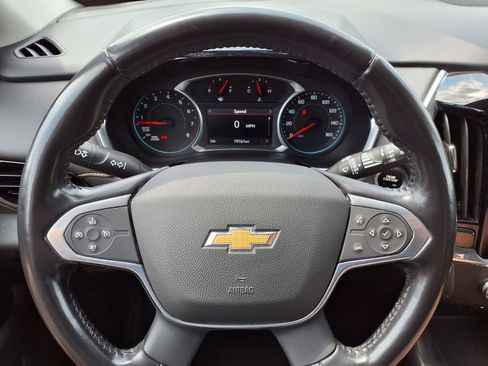 Used 2021 Chevrolet Traverse LT FWD image 16